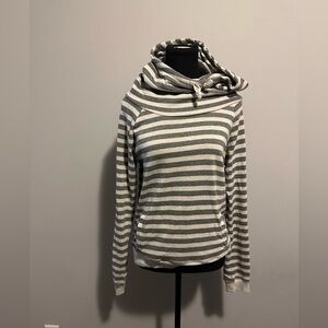 ⭐️ 3 for $15.00 ⭐️ Bluenote Striped Hoodie